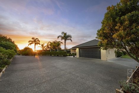 Photo of property in 849 Old North Road, Waimauku, 0882