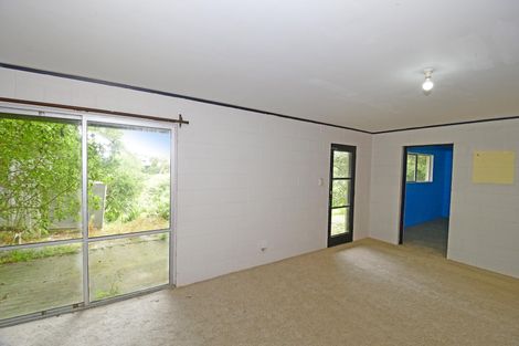 Photo of property in 37 Totara Road, Leigh, 0985