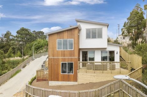 Photo of property in 5 Korari Way, Unsworth Heights, Auckland, 0632