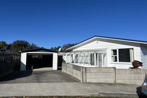 Photo of property in 10 Arahanga Grove, Maupuia, Wellington, 6022