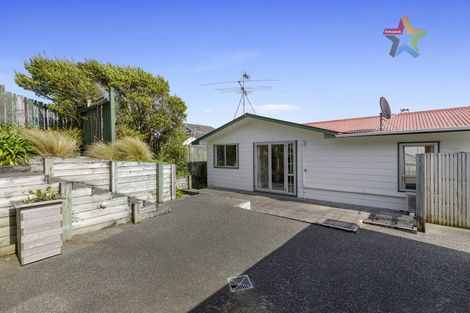 Photo of property in 15 Mossburn Grove, Kelson, Lower Hutt, 5010