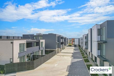 Photo of property in 4/2 Treasure Lane, Te Atatu South, Auckland, 0610