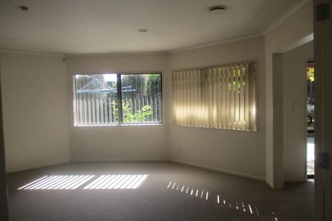 Photo of property in 10 Waimarino Road, Weymouth, Auckland, 2103