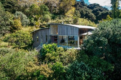 Photo of property in 92 Cowes Bay Road, Waiheke Island, 1971