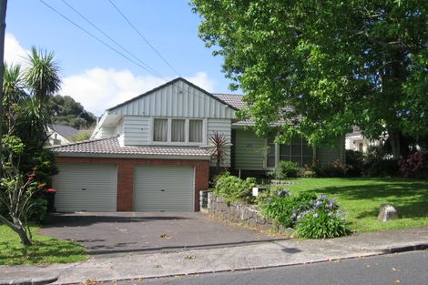 Photo of property in 20 Korau Road, Greenlane, Auckland, 1051
