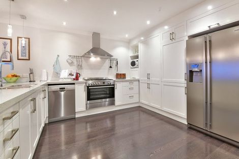 Photo of property in 1/56 Woodlands Crescent, Browns Bay, Auckland, 0630