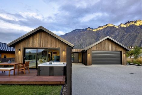 Photo of property in 28 Mcadam Drive, Jacks Point, Queenstown, 9371