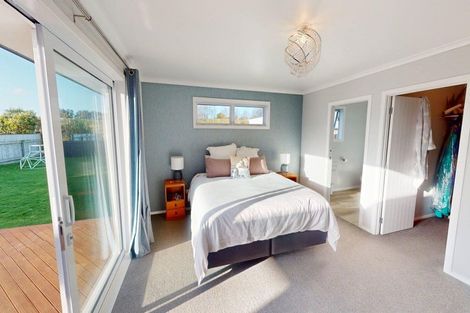 Photo of property in 82 Willoughby Street, Halcombe, 4779