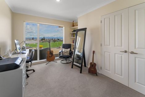 Photo of property in 12 Wiltshire Place, Stoke, Nelson, 7011