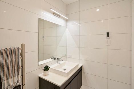 Photo of property in 2 Huia Road, Days Bay, Lower Hutt, 5013