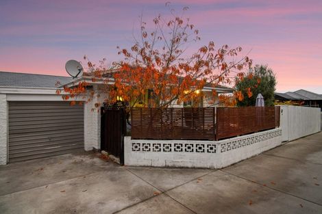 Photo of property in 1/4 Valecrest Avenue, Parklands, Christchurch, 8083