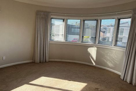 Photo of property in 5 Hattaway Avenue, Bucklands Beach, Auckland, 2012