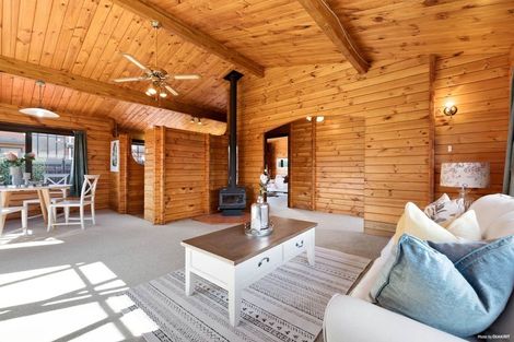 Photo of property in 123 Botany Road, Botany Downs, Auckland, 2010