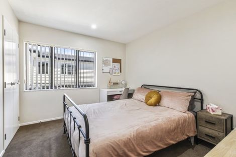 Photo of property in 15c Omana Road, Papatoetoe, Auckland, 2025