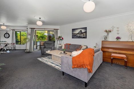 Photo of property in 70 Oteki Park Drive, Welcome Bay, Tauranga, 3112