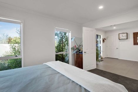 Photo of property in 20 Linkwater Way, Parklands, Christchurch, 8083