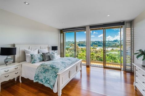 Photo of property in 21 Schopolo Place, Schnapper Rock, Auckland, 0632