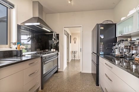 Photo of property in 18 Campbell Drive, Martinborough, 5711