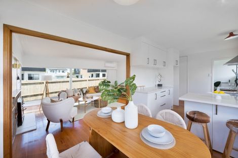 Photo of property in 39 Harrington Road, Henderson, Auckland, 0610