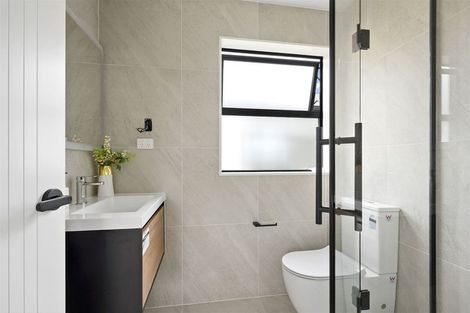 Photo of property in 7/5 Lemon Grove Lane, Greenhithe, Auckland, 0632