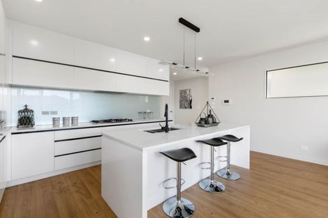 Photo of property in 32 Bine Crescent, Orewa, 0931