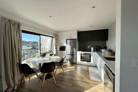 Photo of property in 8/38 Jane Maree Road, Kumeu, 0810