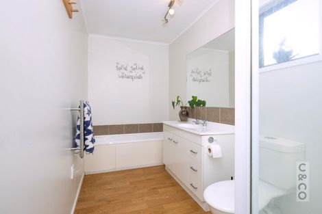 Photo of property in 67 Garfield Road, Helensville, 0800