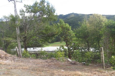 Photo of property in 377 Moores Valley Road, Wainuiomata, 5373