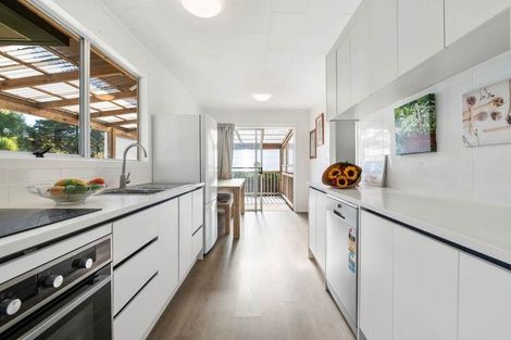 Photo of property in 27 Contessa Drive, Glenfield, Auckland, 0629