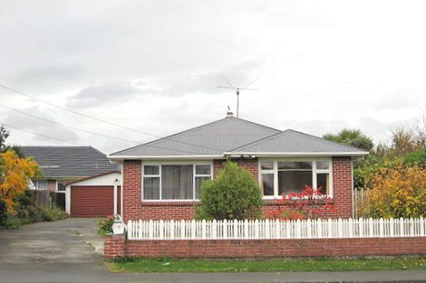 Photo of property in 32 Northcote Road, Northcote, Christchurch, 8052