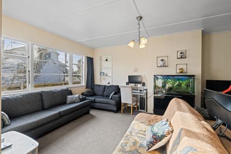 Photo of property in 10 Ross Street, Marton, 4710