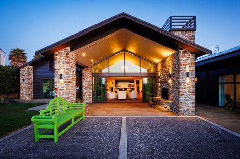 Photo of property in 21 The Strand, Fitzherbert, Palmerston North, 4410