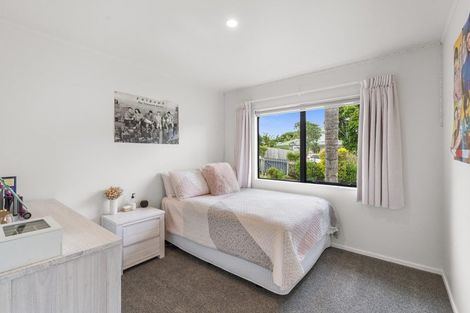 Photo of property in 1/6 Knott Road, Stanmore Bay, Whangaparaoa, 0932