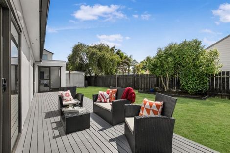 Photo of property in 2/327 Bucklands Beach Road, Bucklands Beach, Auckland, 2012