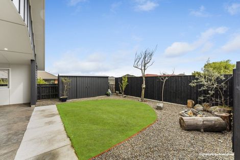 Photo of property in 16 Ivy Lane, Kelvin Grove, Palmerston North, 4414