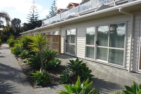 Photo of property in Santa Rosa, 3/340 Gulf Harbour Drive, Gulf Harbour, Whangaparaoa, 0930
