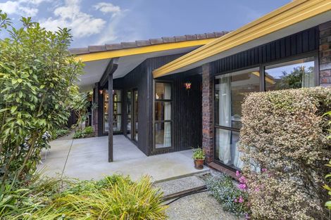 Photo of property in 18 Hawkswood Place, Avonhead, Christchurch, 8042