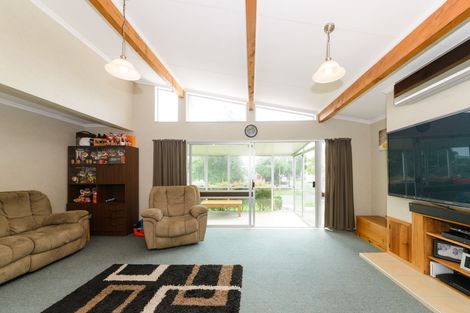 Photo of property in 6 Lyndale Place, Kelvin Grove, Palmerston North, 4414