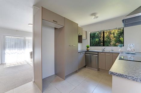 Photo of property in 2/95 Fairclough Road, Beach Haven, Auckland, 0626