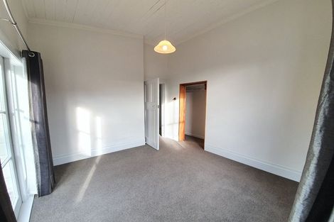 Photo of property in 38 Knowles Street, Terrace End, Palmerston North, 4410
