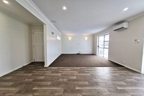 Photo of property in 2/31 Beaubank Road, Kelston, Auckland, 0602