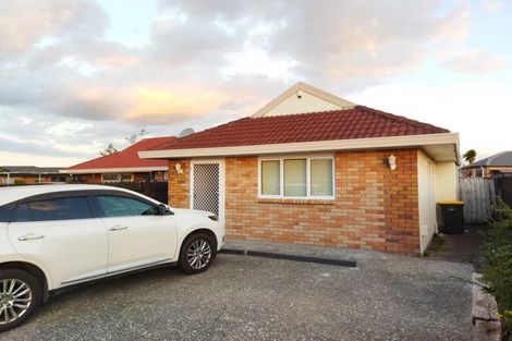 Photo of property in 2 Tullis Place, Burswood, Auckland, 2013