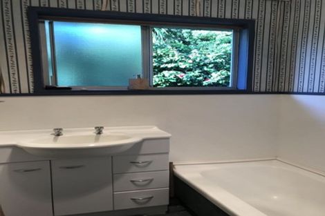 Photo of property in 37 Seon Place, Birkdale, Auckland, 0626