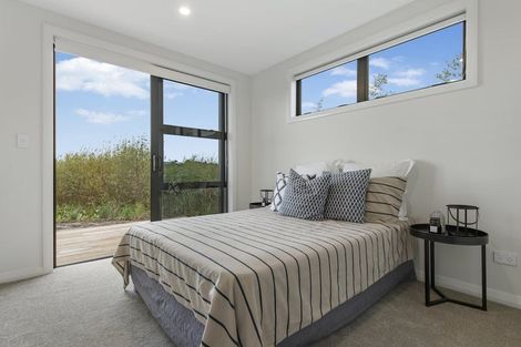 Photo of property in 1 Blenheim Place, Judea, 3110