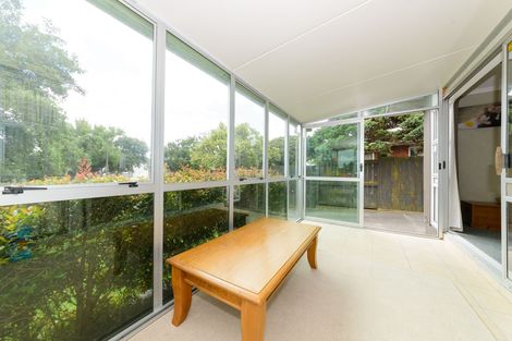 Photo of property in 6 Lyndale Place, Kelvin Grove, Palmerston North, 4414