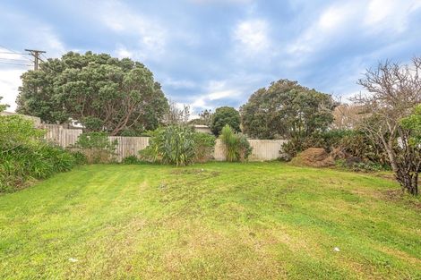 Photo of property in 22 Ashton Terrace, Castlecliff, Whanganui, 4501