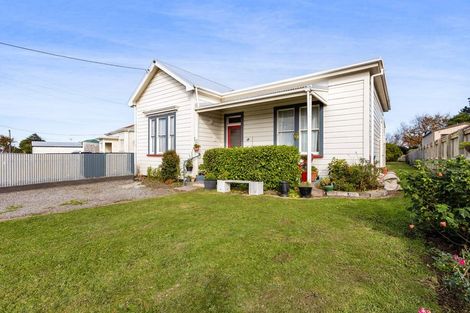 Photo of property in 49 Egmont Street, Hawera, 4610