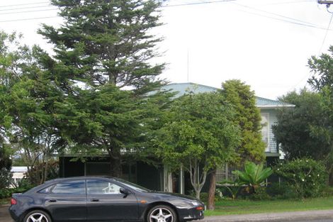 Photo of property in 72 Waimumu Road, Massey, Auckland, 0614