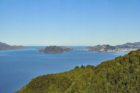 Photo of property in 38 Dress Circle, Newlands, Wellington, 6037