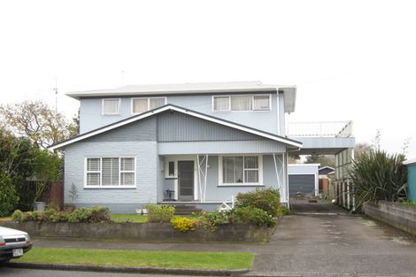 Photo of property in 6 Manu Crescent, Upper Vogeltown, New Plymouth, 4310